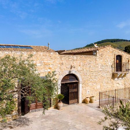 Masseria Fortificata Lo Zafferaneto Buccheri Eksteriør bilde