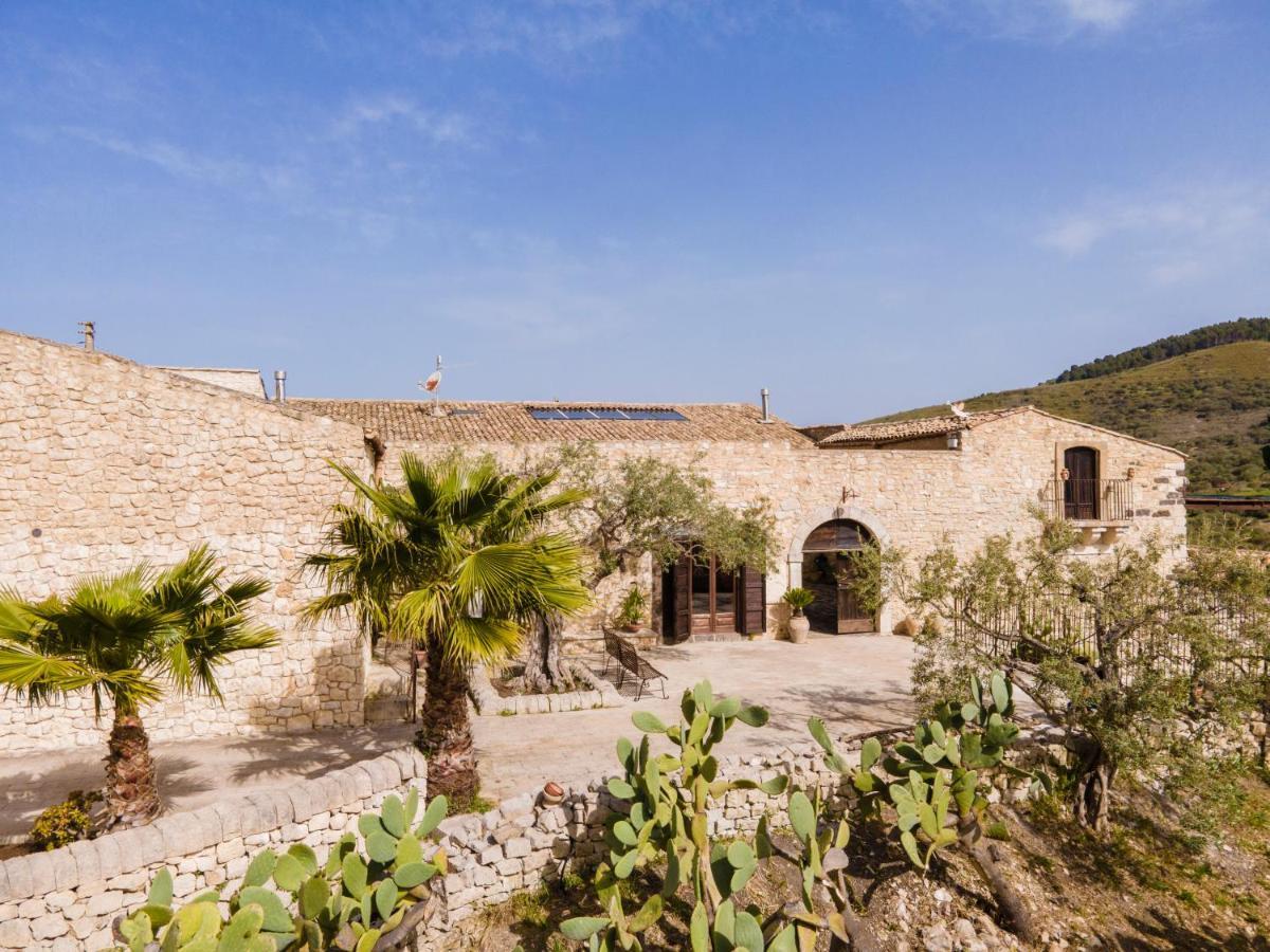 Masseria Fortificata Lo Zafferaneto Buccheri Eksteriør bilde