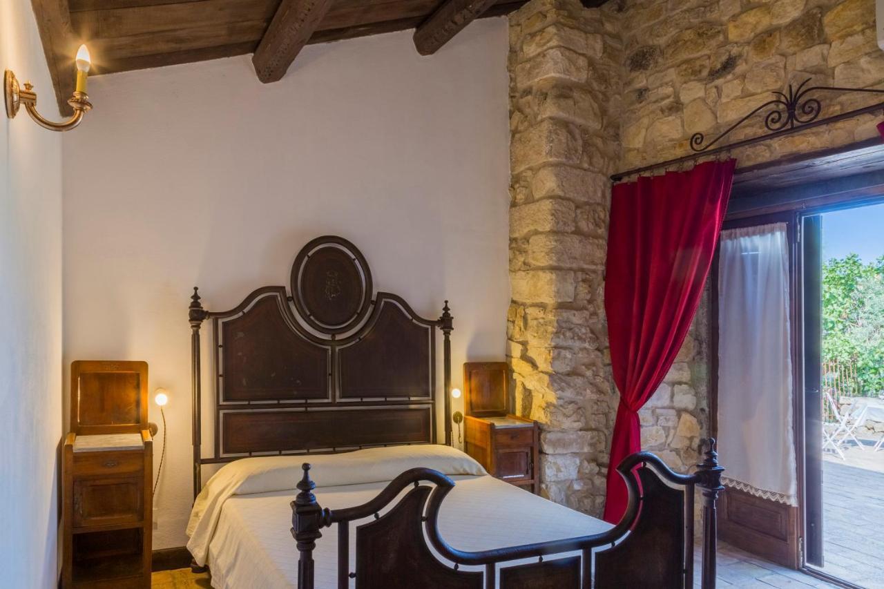 Masseria Fortificata Lo Zafferaneto Buccheri Eksteriør bilde