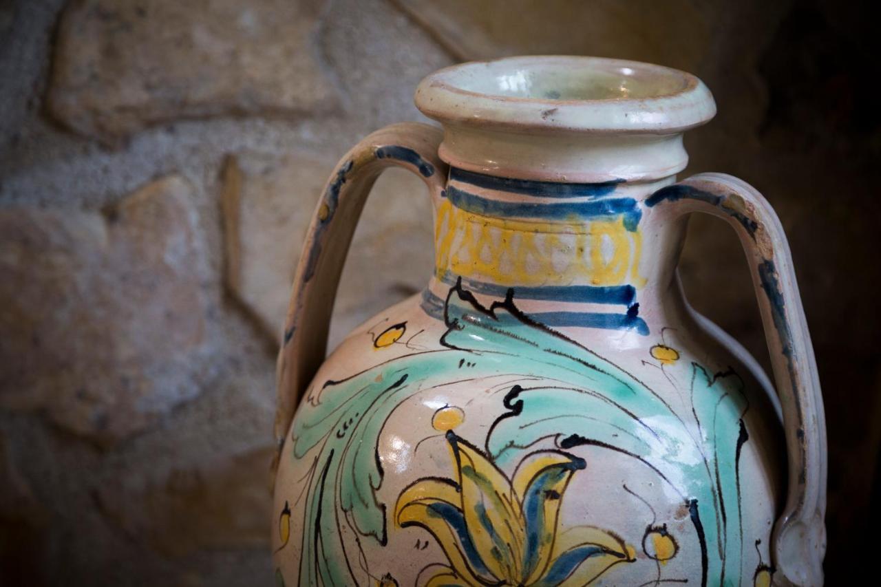 Masseria Fortificata Lo Zafferaneto Buccheri Eksteriør bilde