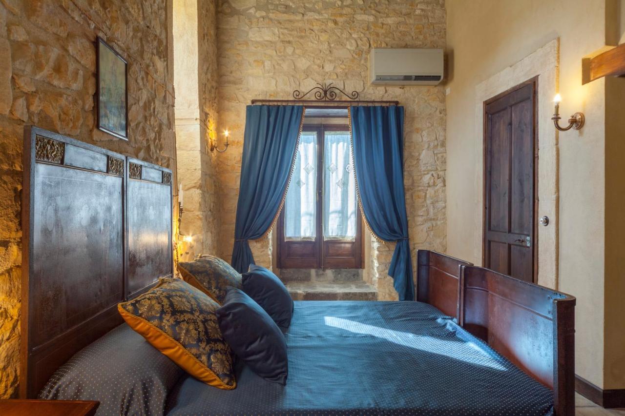 Masseria Fortificata Lo Zafferaneto Buccheri Eksteriør bilde