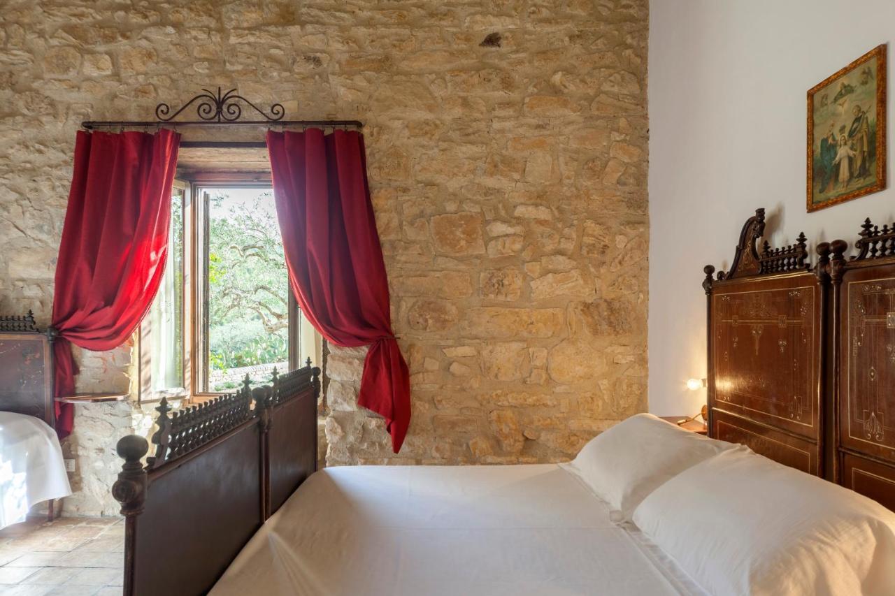 Masseria Fortificata Lo Zafferaneto Buccheri Eksteriør bilde