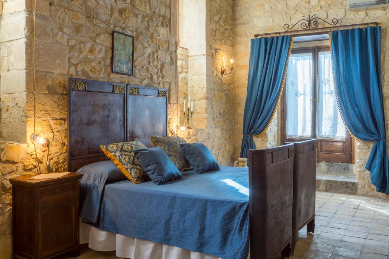Masseria Fortificata Lo Zafferaneto Buccheri Eksteriør bilde
